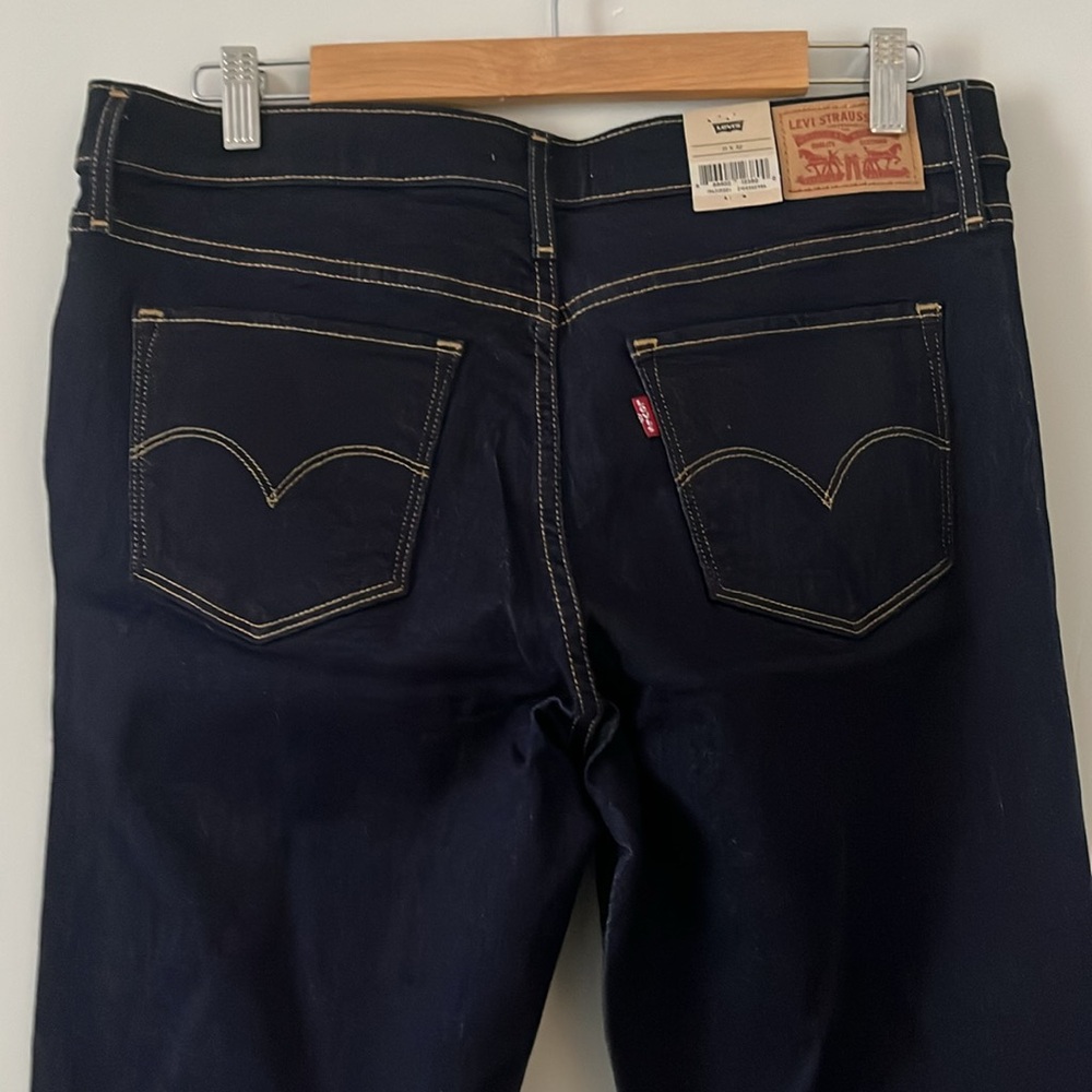 Levi's "314 Shaping Straight" Mid-Rise Dark-Wash Jeans [NWT] - Picture 6 of 6